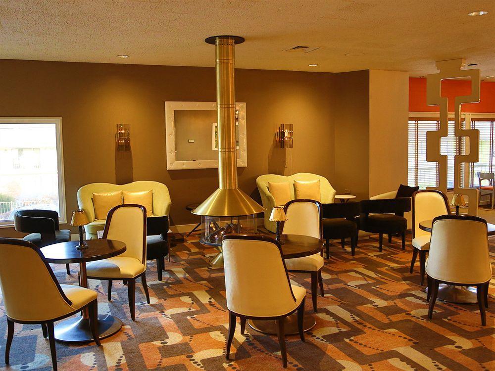 Inn At The Commons Medford Bagian luar foto