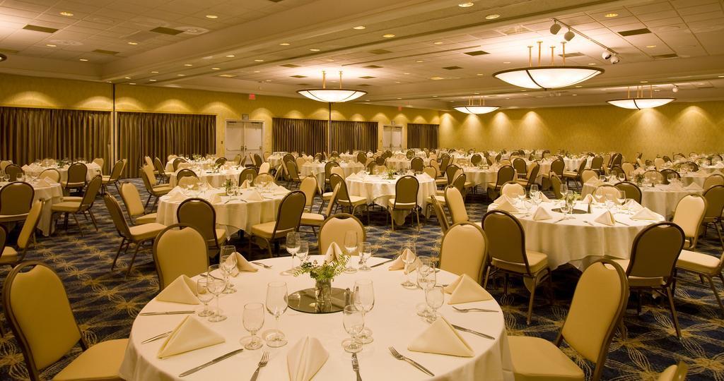 Inn At The Commons Medford Bagian luar foto