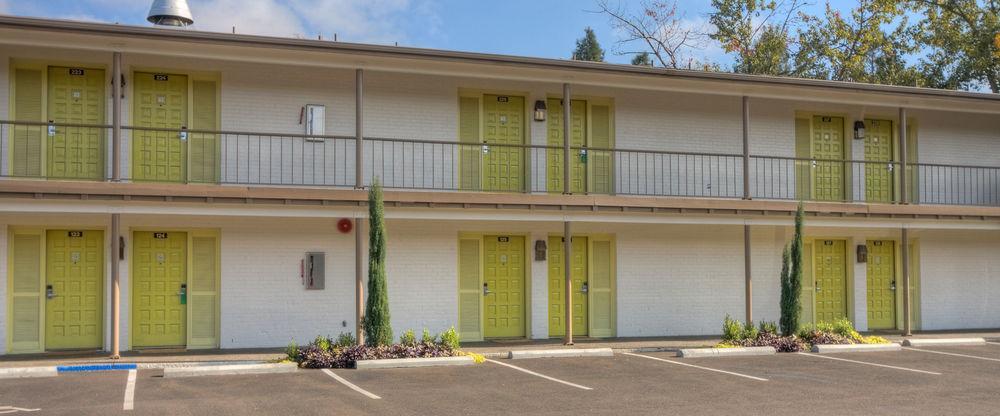 Inn At The Commons Medford Bagian luar foto