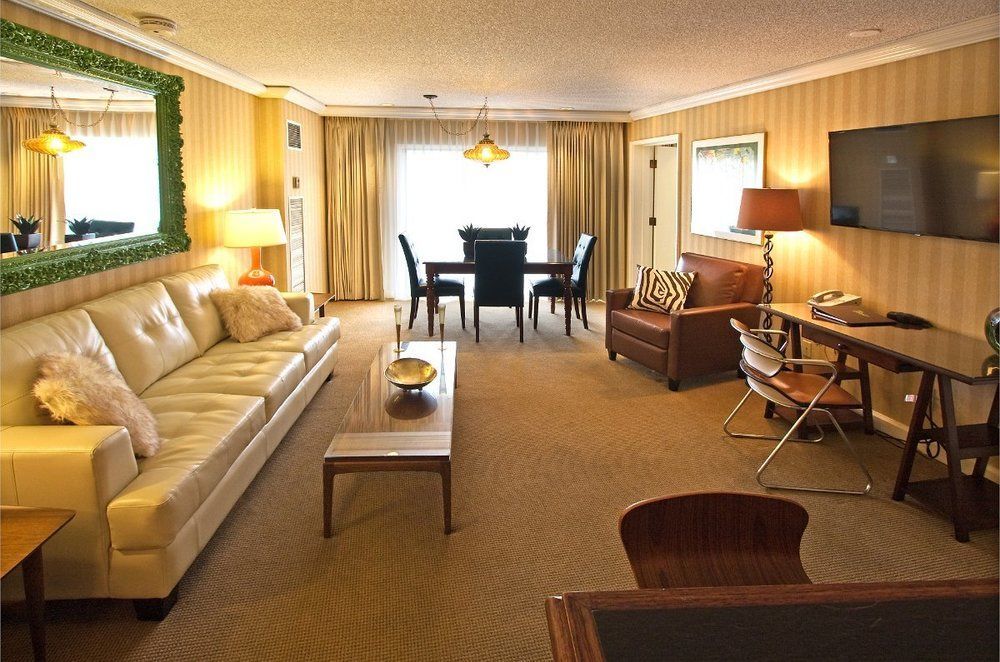 Inn At The Commons Medford Bagian luar foto