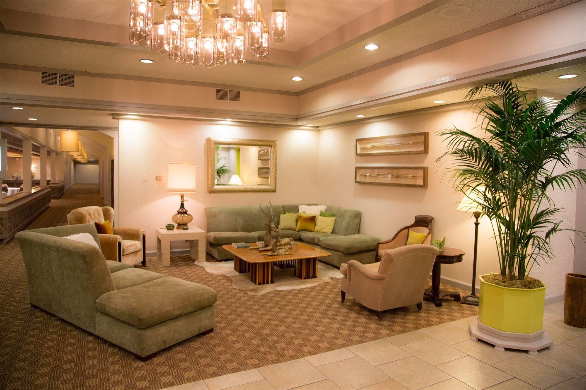 Inn At The Commons Medford Bagian luar foto