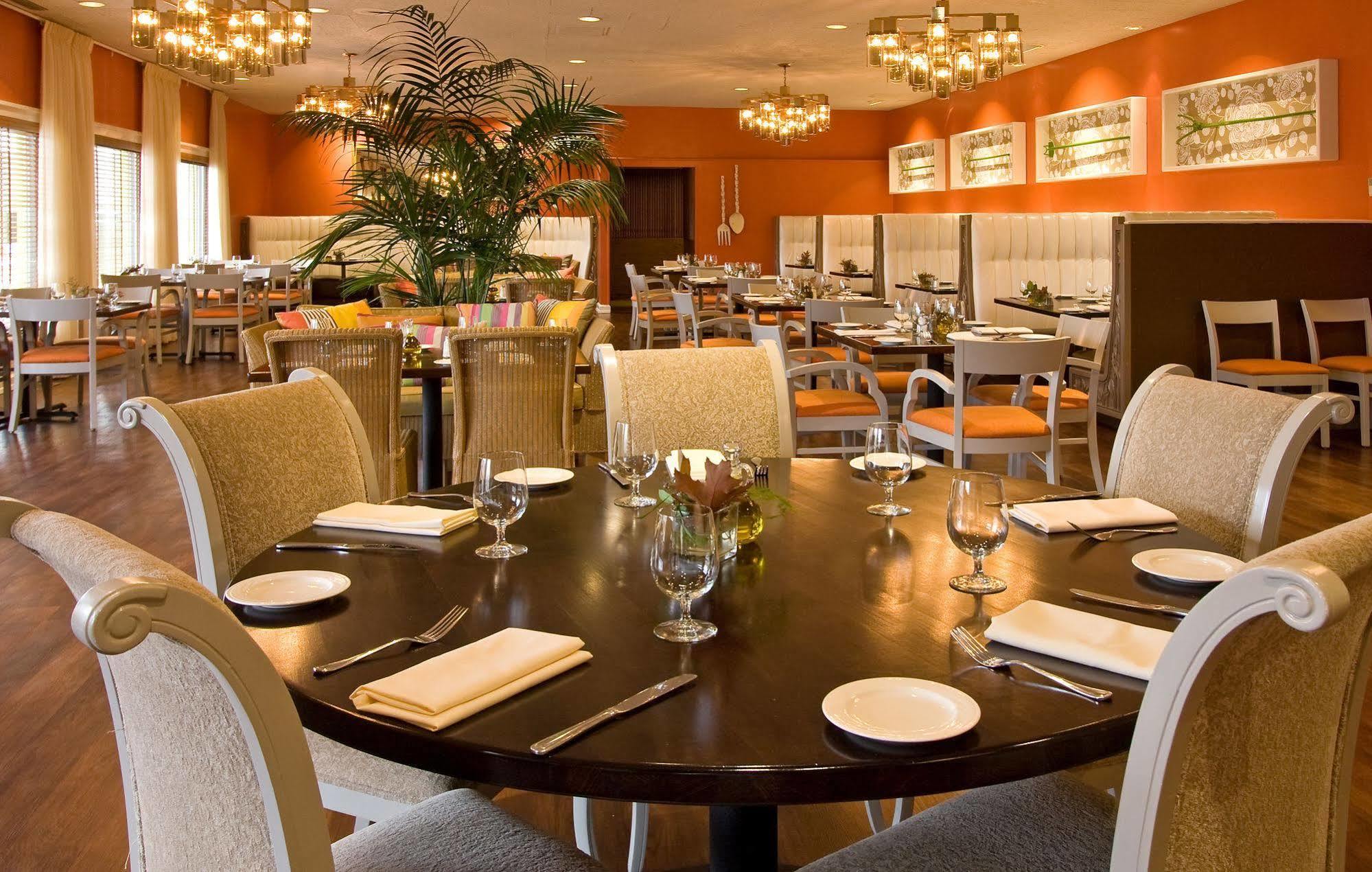 Inn At The Commons Medford Bagian luar foto