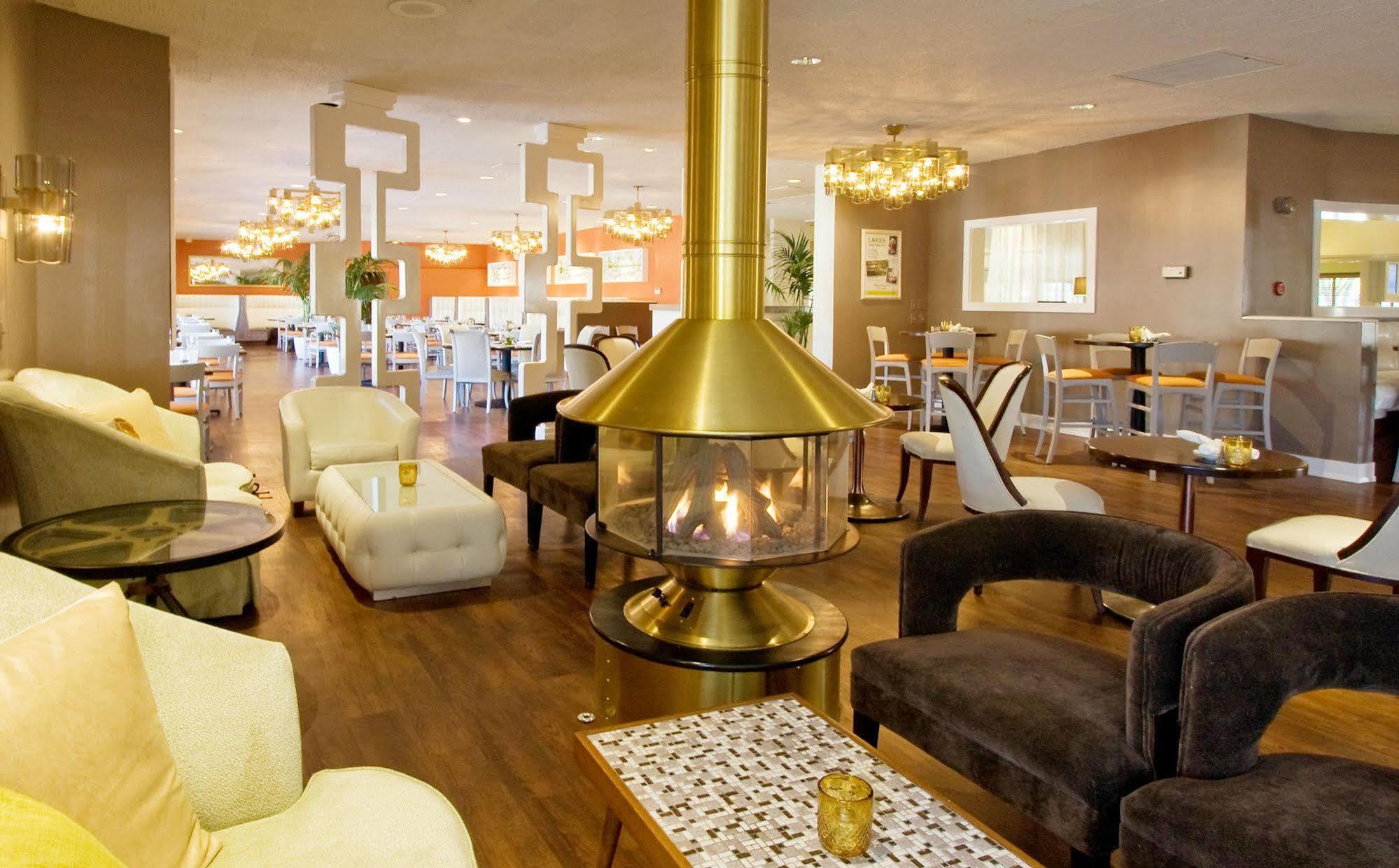Inn At The Commons Medford Bagian luar foto