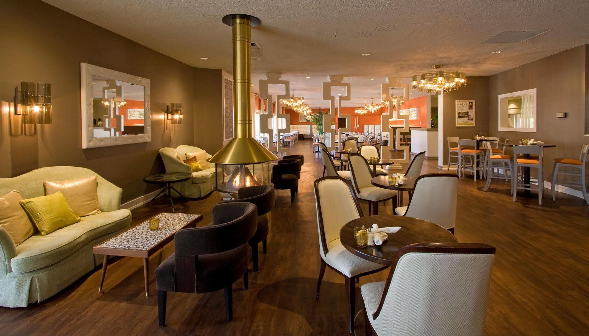 Inn At The Commons Medford Bagian luar foto