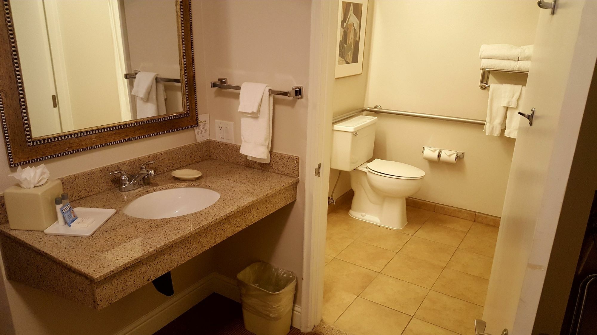 Inn At The Commons Medford Bagian luar foto