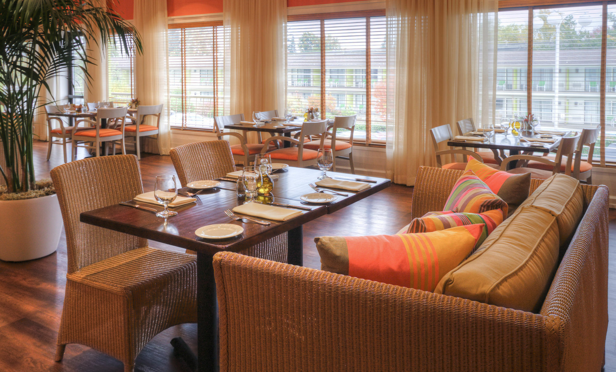 Inn At The Commons Medford Bagian luar foto