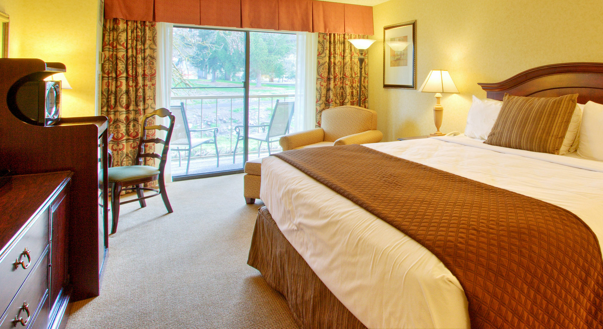 Inn At The Commons Medford Bagian luar foto