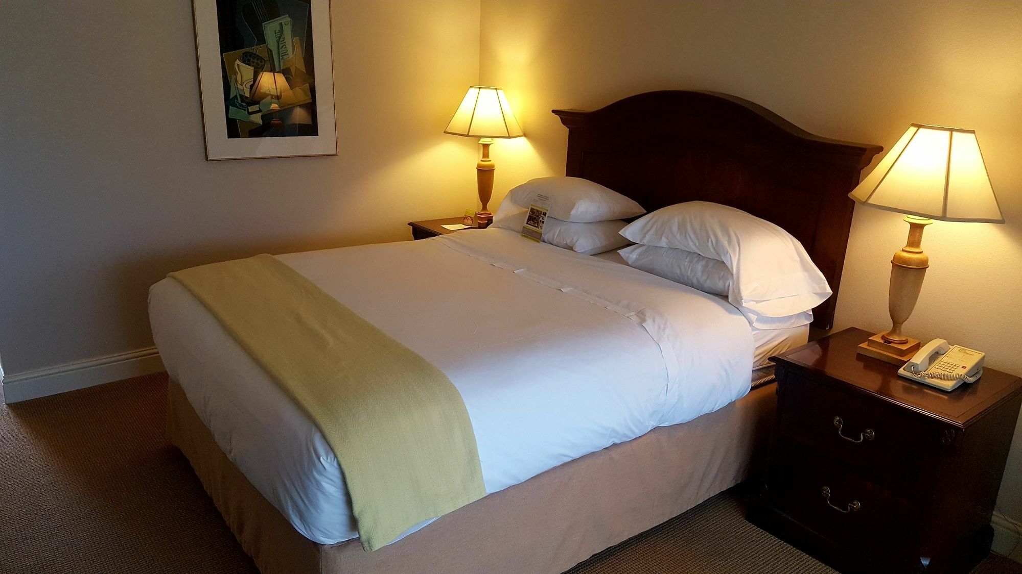 Inn At The Commons Medford Bagian luar foto