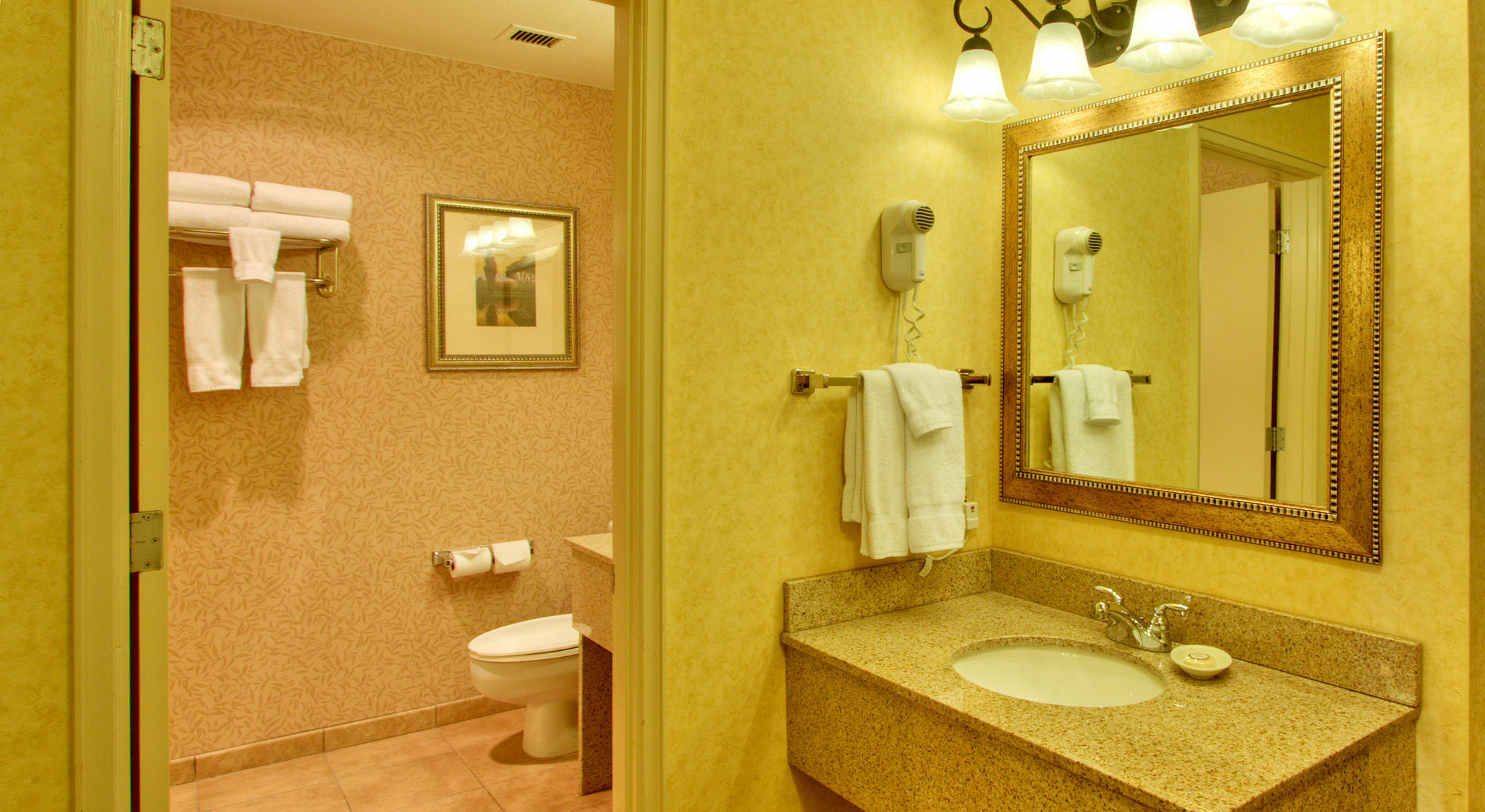 Inn At The Commons Medford Bagian luar foto