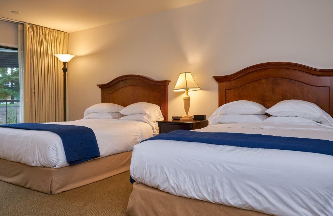 Inn At The Commons Medford Bagian luar foto